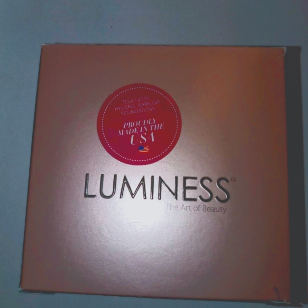 LUMINESS airbrush make up